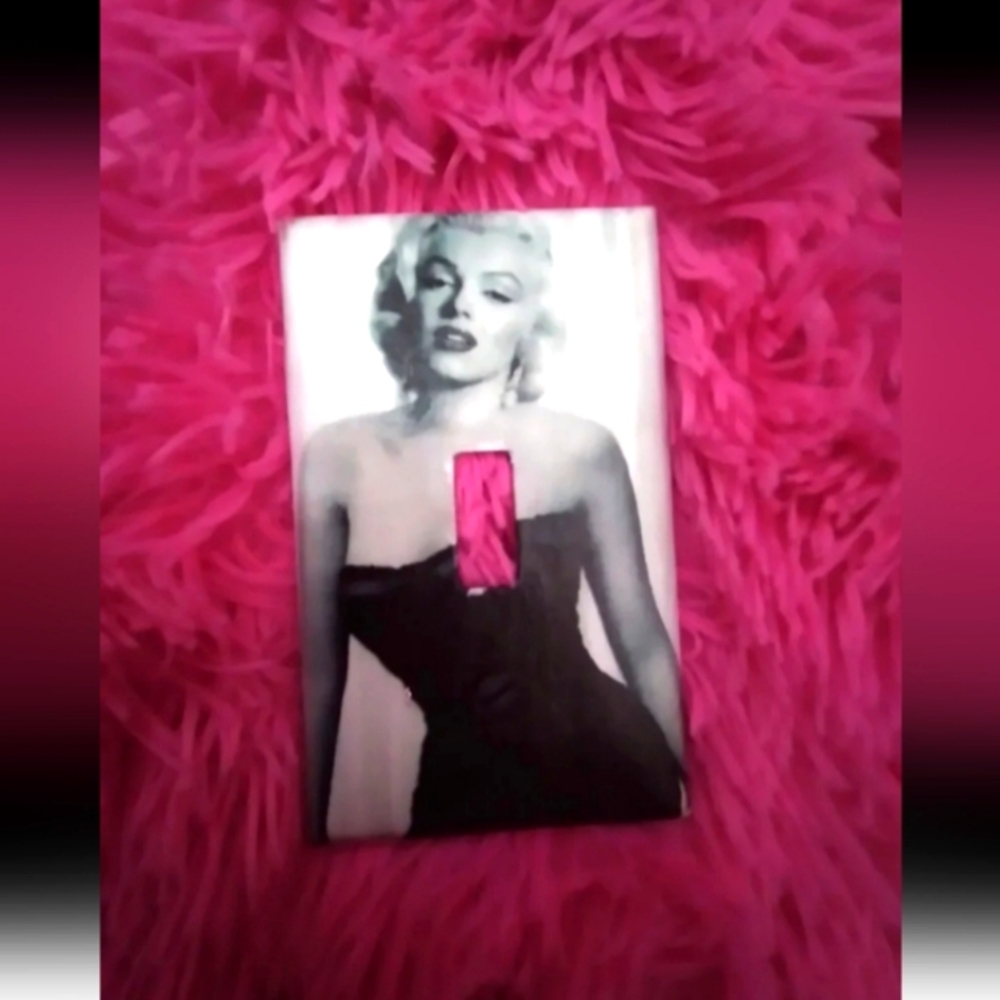 Marilyn Monroe Light Switch Cover
